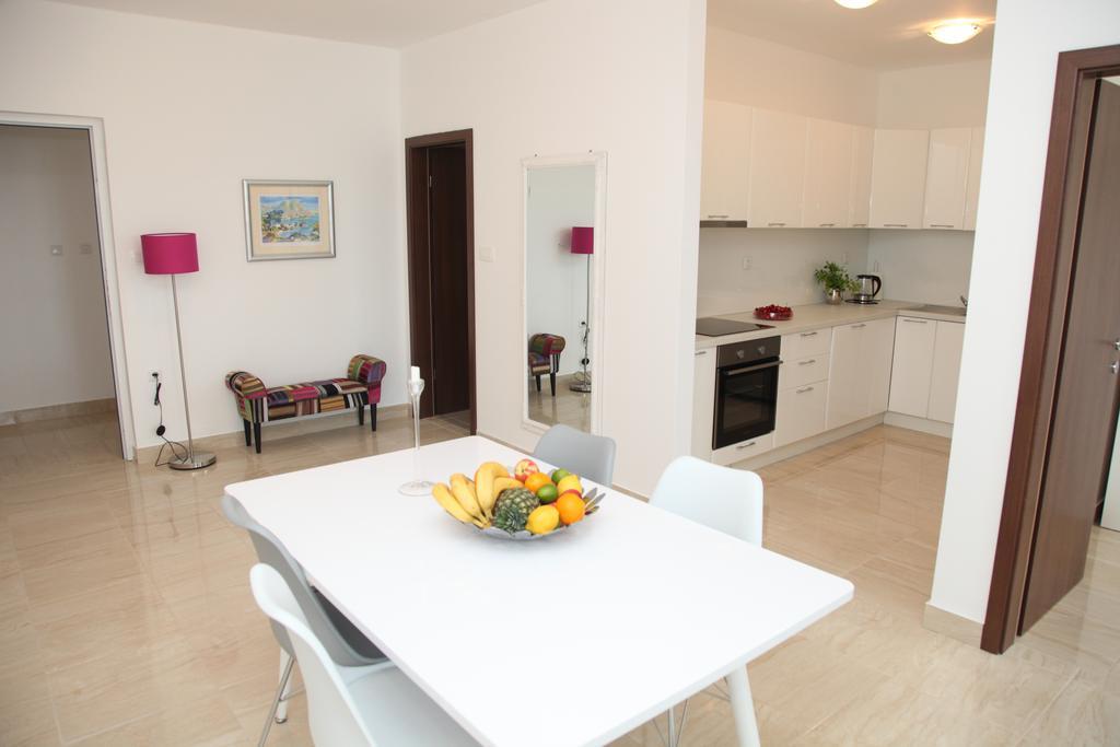 Apartments Mare Gradac  Exterior photo