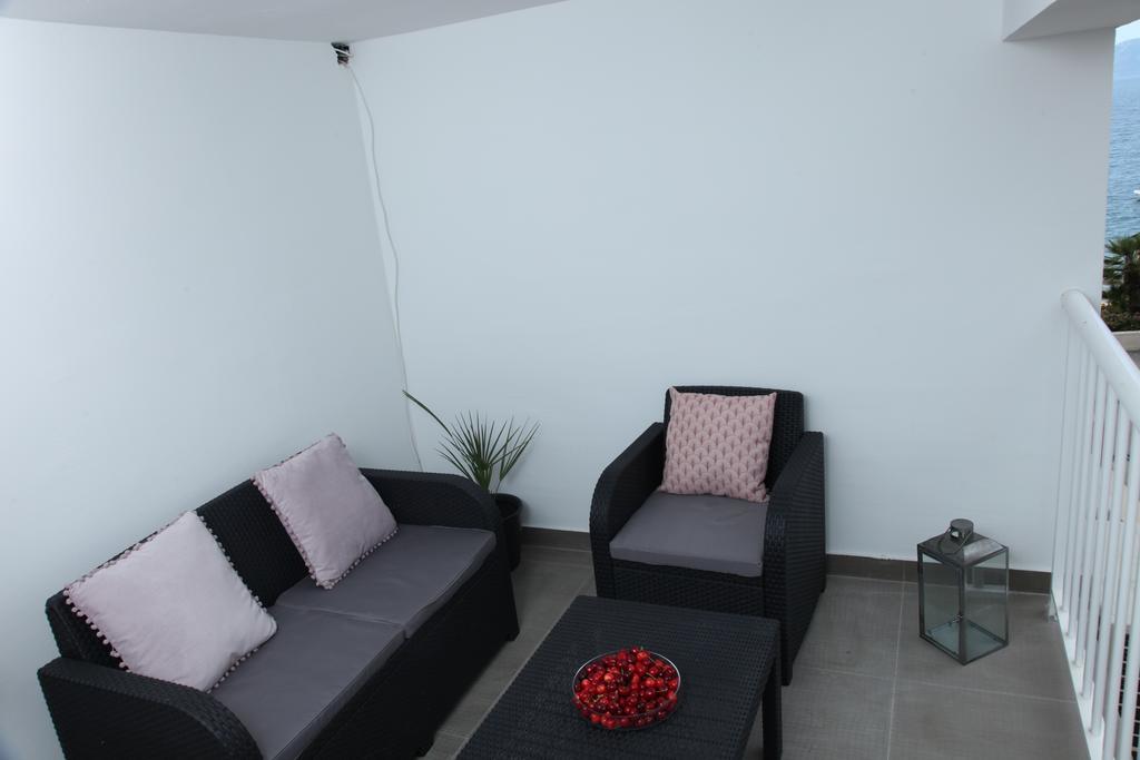 Apartments Mare Gradac  Exterior photo