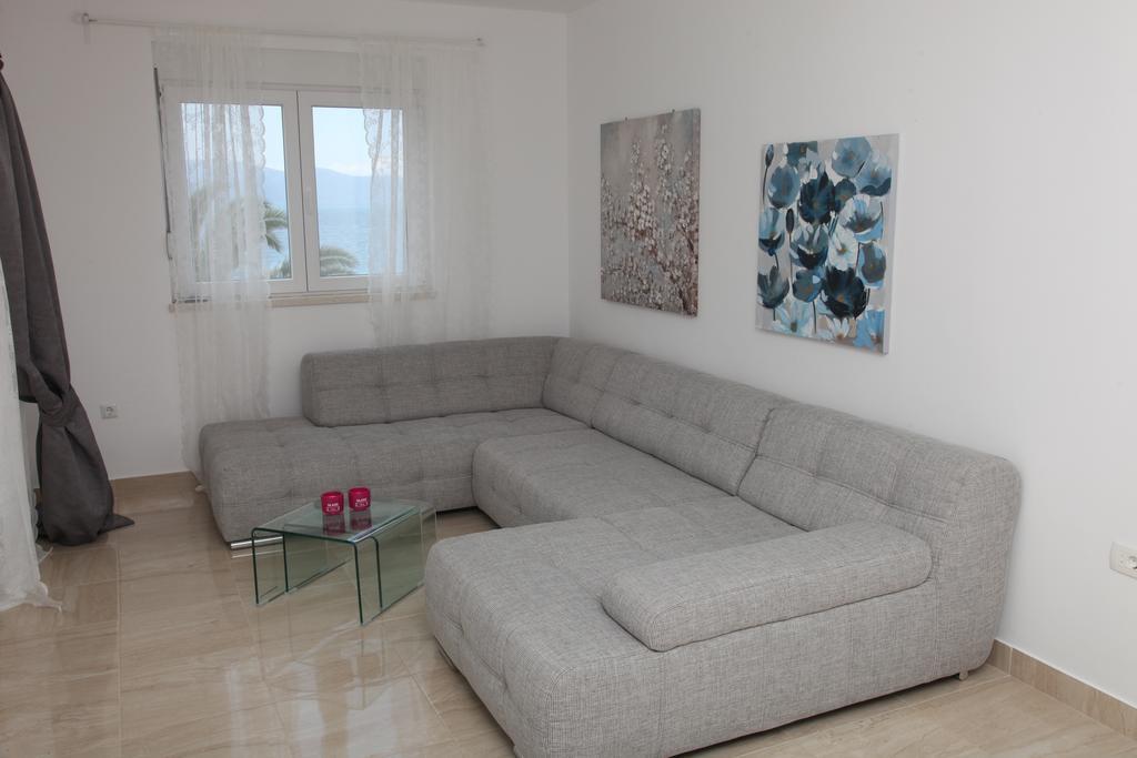 Apartments Mare Gradac  Exterior photo